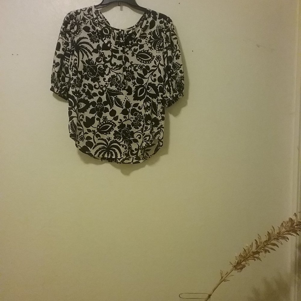 New NWT Floral Puff Sleeve Blouse Lyocell Cotton Blend